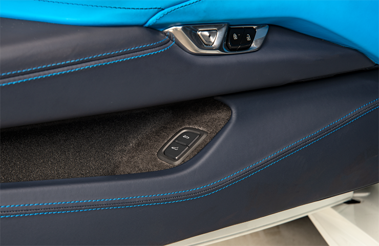 2020 - 2021 Corvette: GM TechLink: Inoperative Hood Release Buttons