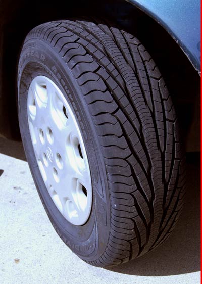 Besides having a tread that works quite well on any road condition, dry, wet or frozen, as we said before; the Assurance looks really sexy, with it's deep, angled, Aquachutes and performance tire, mold shape. Goodyear tells us, this is one reason for its big sales success.