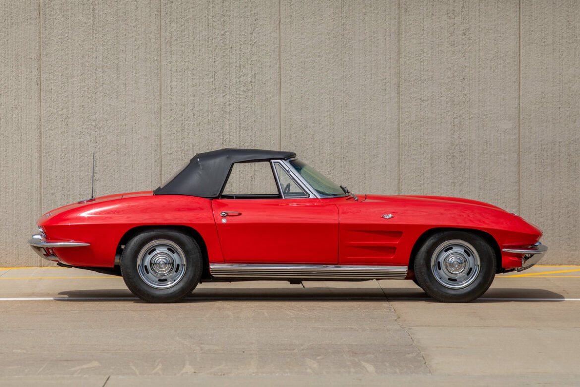 This NO RESERVE 1964 Chevrolet Corvette Convertible has a bright and iconic style that you get to enjoy to the fullest thanks to extra V8 power and four-on-the-floor.